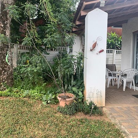 Plum Cottage Mbombela Buitenkant foto