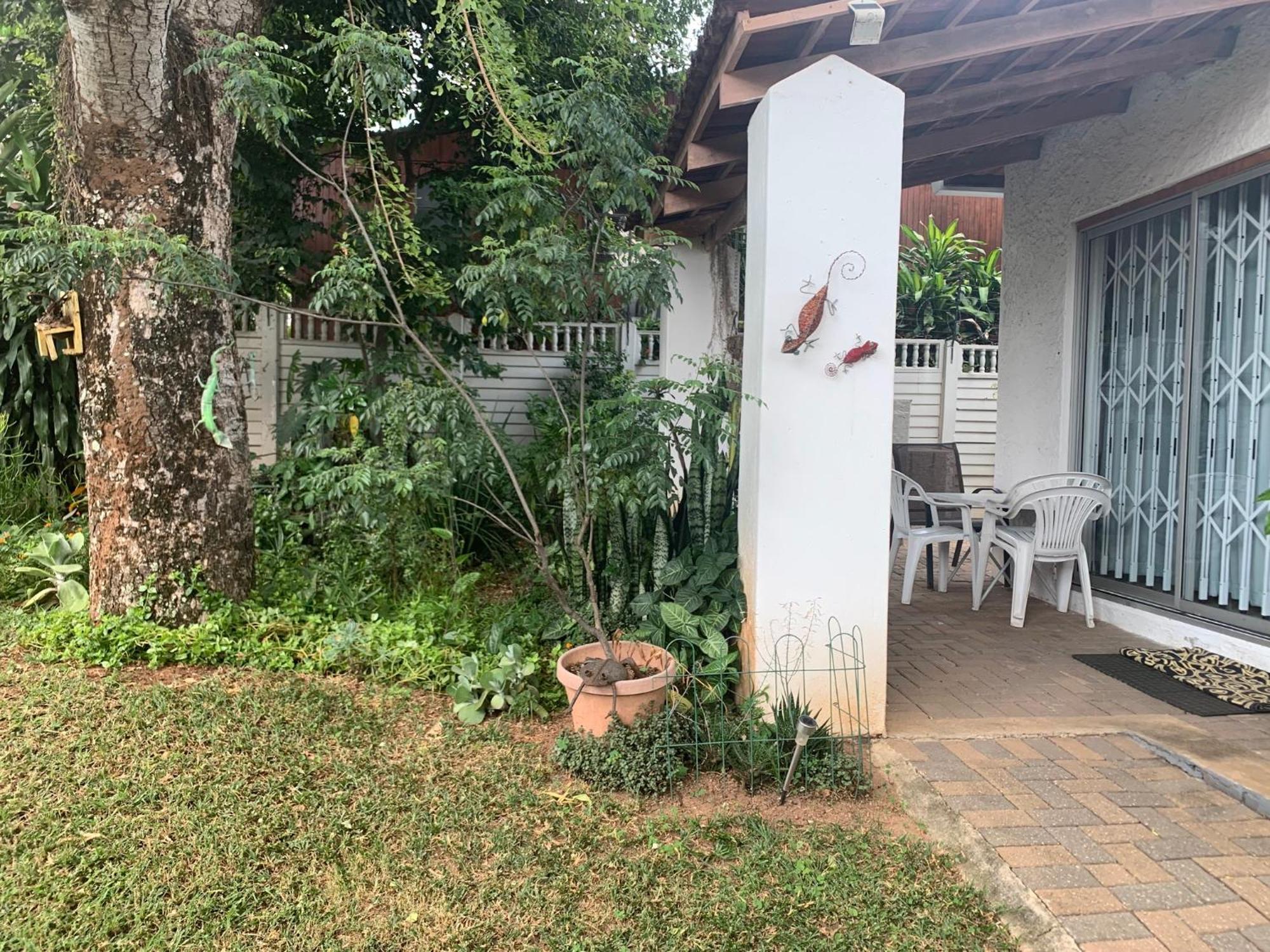 Plum Cottage Mbombela Buitenkant foto
